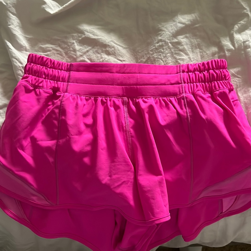 Pink Lululemon Hotty Hot 2.5 Shorts Size 6